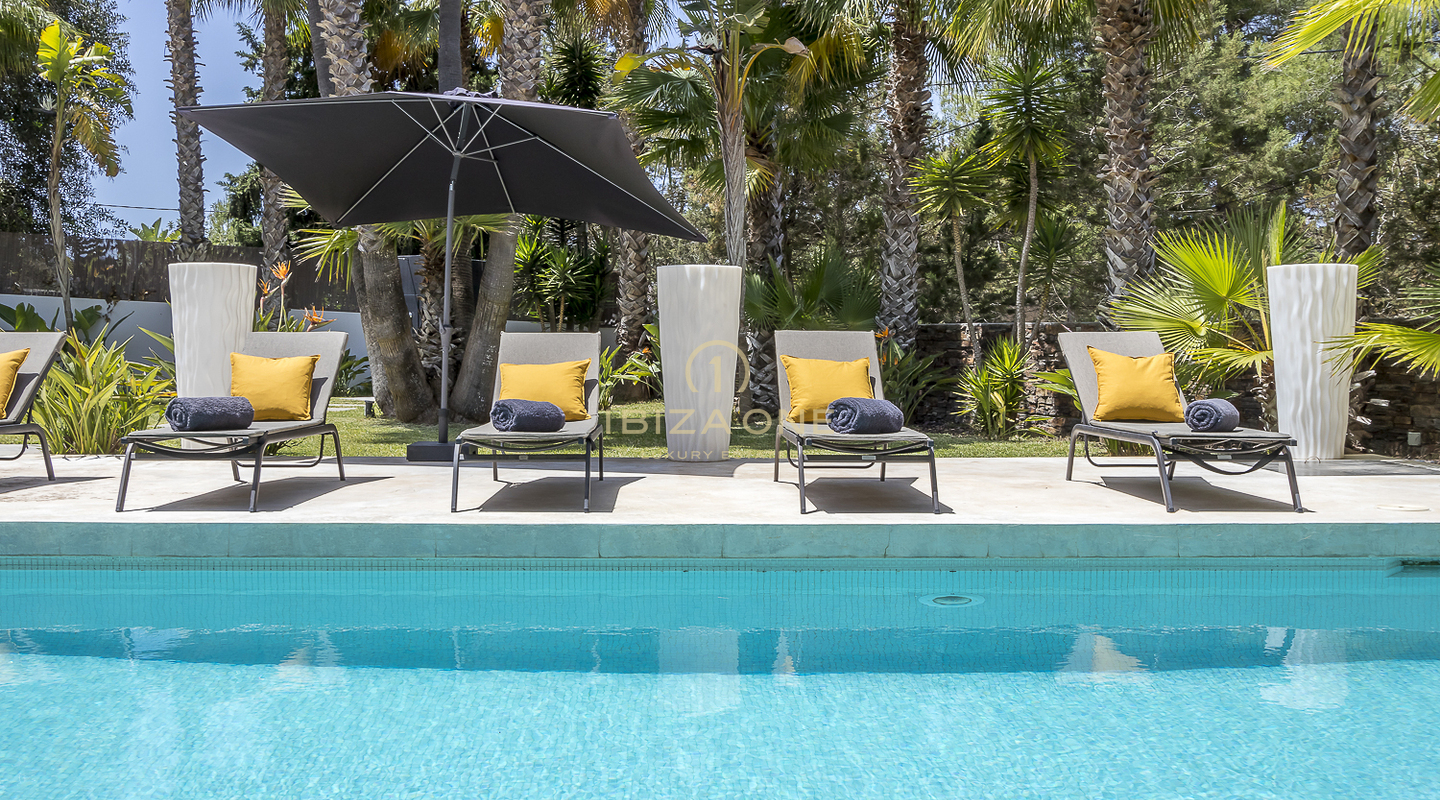 Moderna villa di lusso circondata da un giardino tropicale in vendita, Ibiza - Moderna villa di lusso circondata da un giardino tropicale in affitto, Ibiza