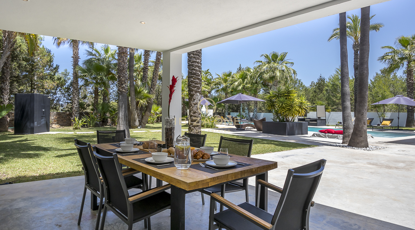 Moderna villa di lusso circondata da un giardino tropicale in vendita, Ibiza - Moderna villa di lusso circondata da un giardino tropicale in affitto, Ibiza