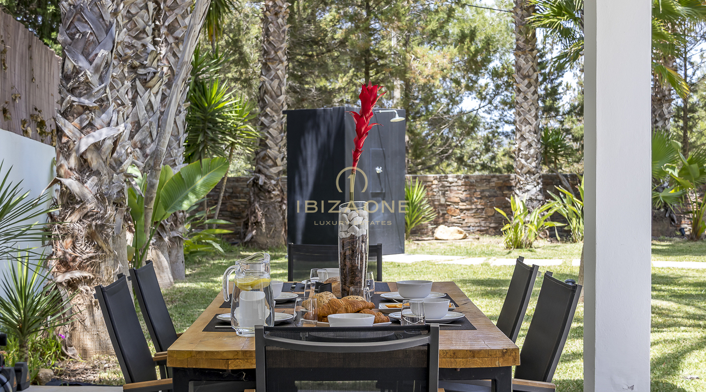 Modern luxury villa surrounded by a tropical garden for sale, Ibiza - Modern luxury villa surrounded by a tropical garden for rent, Ibiza