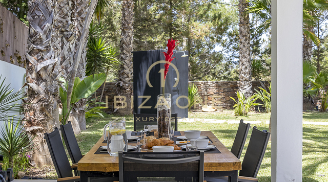 Moderna villa di lusso circondata da un giardino tropicale in vendita, Ibiza - Moderna villa di lusso circondata da un giardino tropicale in affitto, Ibiza