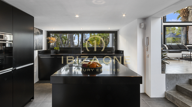 Moderne luxe villa omgeven door een tropische tuin te koop, Ibiza - Moderne luxe villa omgeven door een tropische tuin te huur, Ibiza