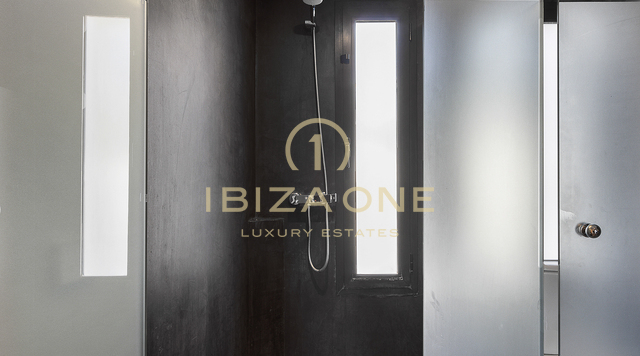 Moderne luxe villa omgeven door een tropische tuin te koop, Ibiza - Moderne luxe villa omgeven door een tropische tuin te huur, Ibiza