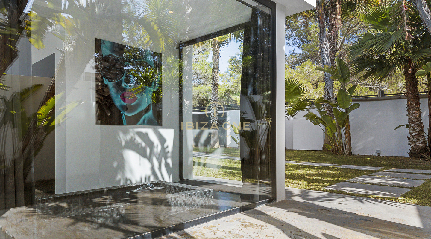 Villa de luxe moderne entourée d'un jardin tropical à vendre, Ibiza - Villa de luxe moderne entourée d'un jardin tropical à louer, Ibiza