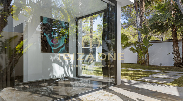 Moderne luxe villa omgeven door een tropische tuin te koop, Ibiza - Moderne luxe villa omgeven door een tropische tuin te huur, Ibiza