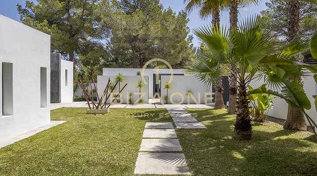 Moderne luxe villa omgeven door een tropische tuin te koop, Ibiza - Moderne luxe villa omgeven door een tropische tuin te huur, Ibiza