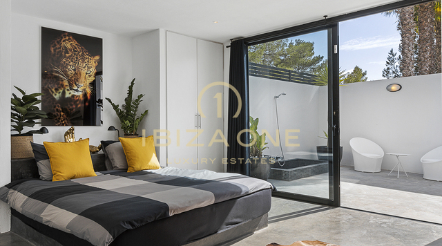 Moderne luxe villa omgeven door een tropische tuin te koop, Ibiza - Moderne luxe villa omgeven door een tropische tuin te huur, Ibiza