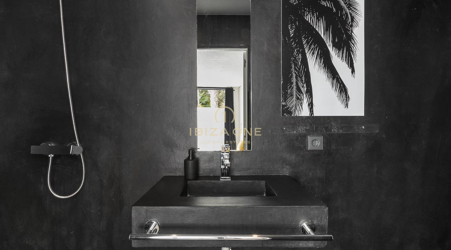 Moderne luxe villa omgeven door een tropische tuin te koop, Ibiza - Moderne luxe villa omgeven door een tropische tuin te huur, Ibiza