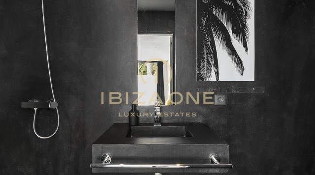 Moderne luxe villa omgeven door een tropische tuin te koop, Ibiza - Moderne luxe villa omgeven door een tropische tuin te huur, Ibiza