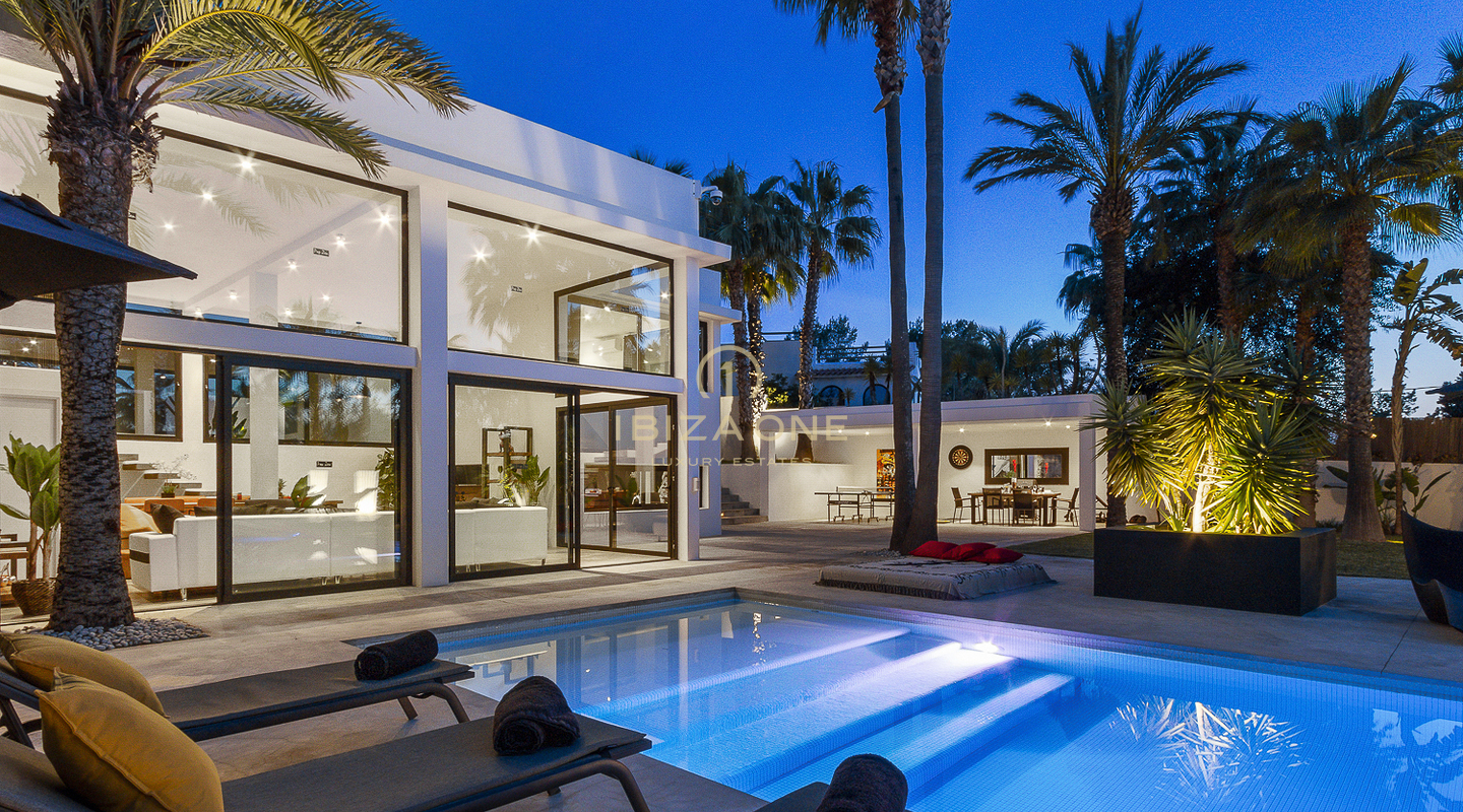 Moderne Luxusvilla umgeben von einem tropischen Garten zu verkaufen, Ibiza – Moderne Luxusvilla umgeben von einem tropischen Garten zu vermieten, Ibiza