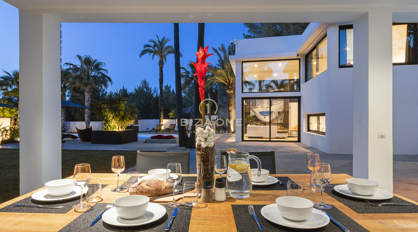 Villa de luxe moderne entourée d'un jardin tropical à vendre, Ibiza - Villa de luxe moderne entourée d'un jardin tropical à louer, Ibiza