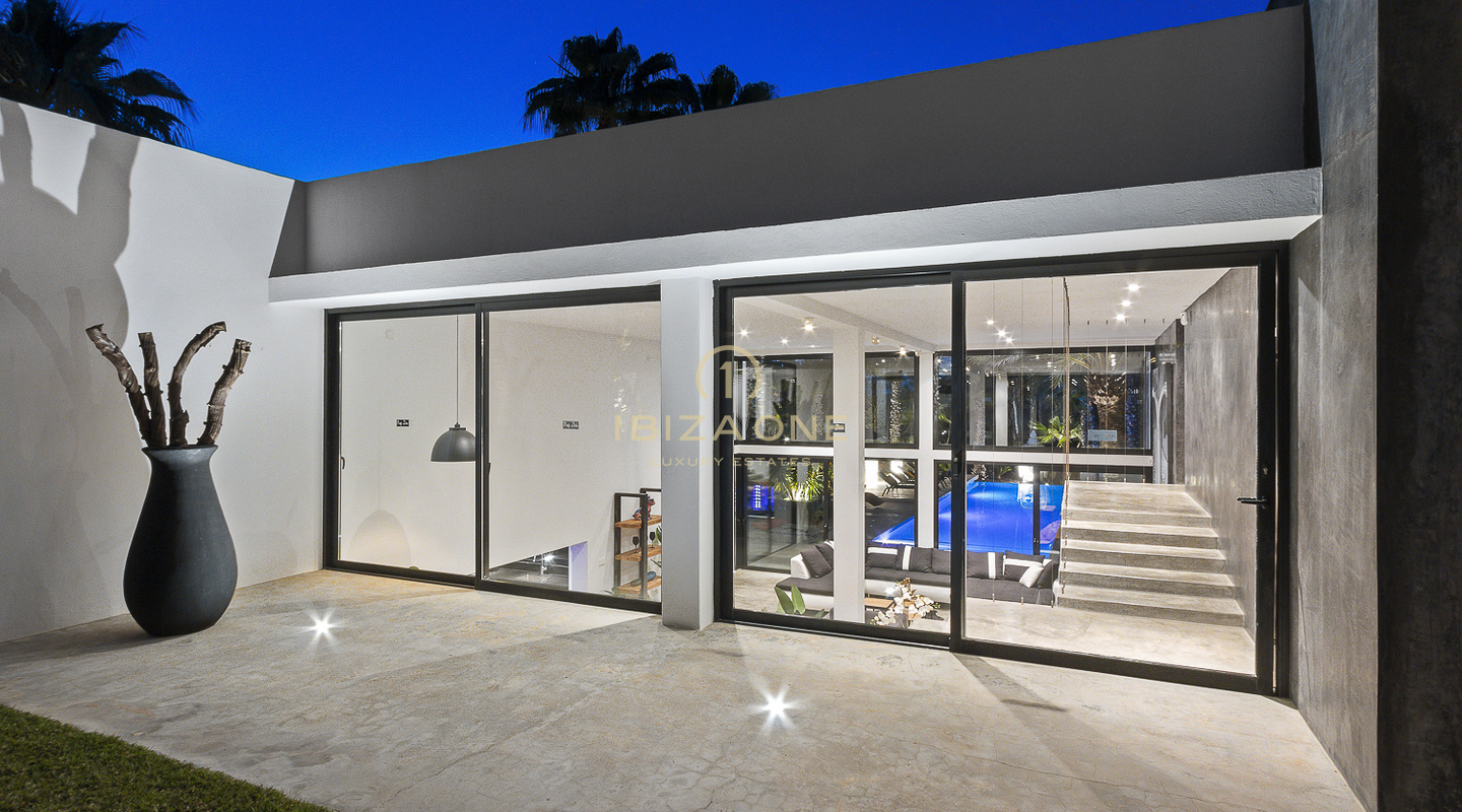 Moderne Luxusvilla umgeben von einem tropischen Garten zu verkaufen, Ibiza – Moderne Luxusvilla umgeben von einem tropischen Garten zu vermieten, Ibiza