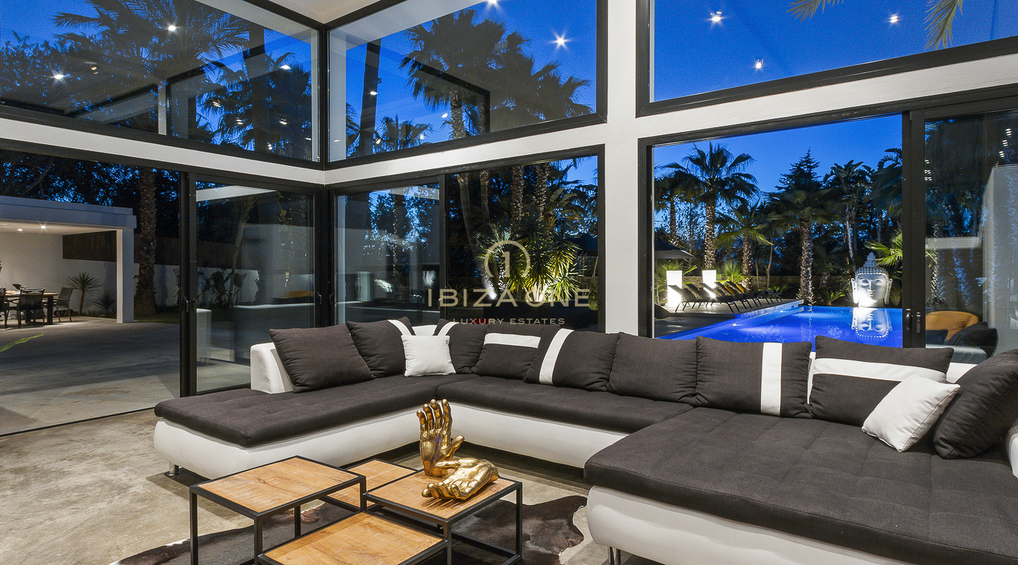 Moderne luxe villa omgeven door een tropische tuin te koop, Ibiza - Moderne luxe villa omgeven door een tropische tuin te huur, Ibiza