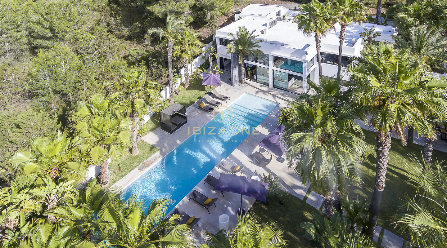 Moderne luxe villa omgeven door een tropische tuin te koop, Ibiza - Moderne luxe villa omgeven door een tropische tuin te huur, Ibiza