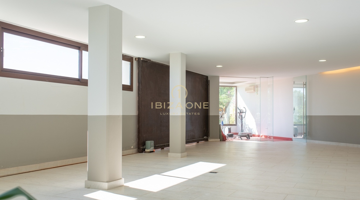 Luxury villa with panoramic sea views in an urbanization steps form the golf course for sale, Ibiza