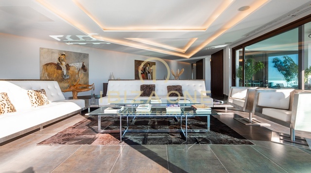 Luxusvilla mit Panoramablick auf das Meer in einer Urbanisation nur wenige Schritte vom Golfplatz entfernt zu verkaufen, Ibiza