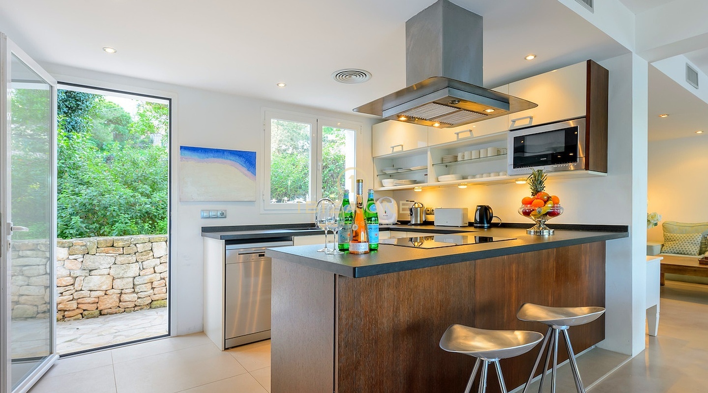 Charmante luxe villa in Santa Eulalia te huur, Ibiza