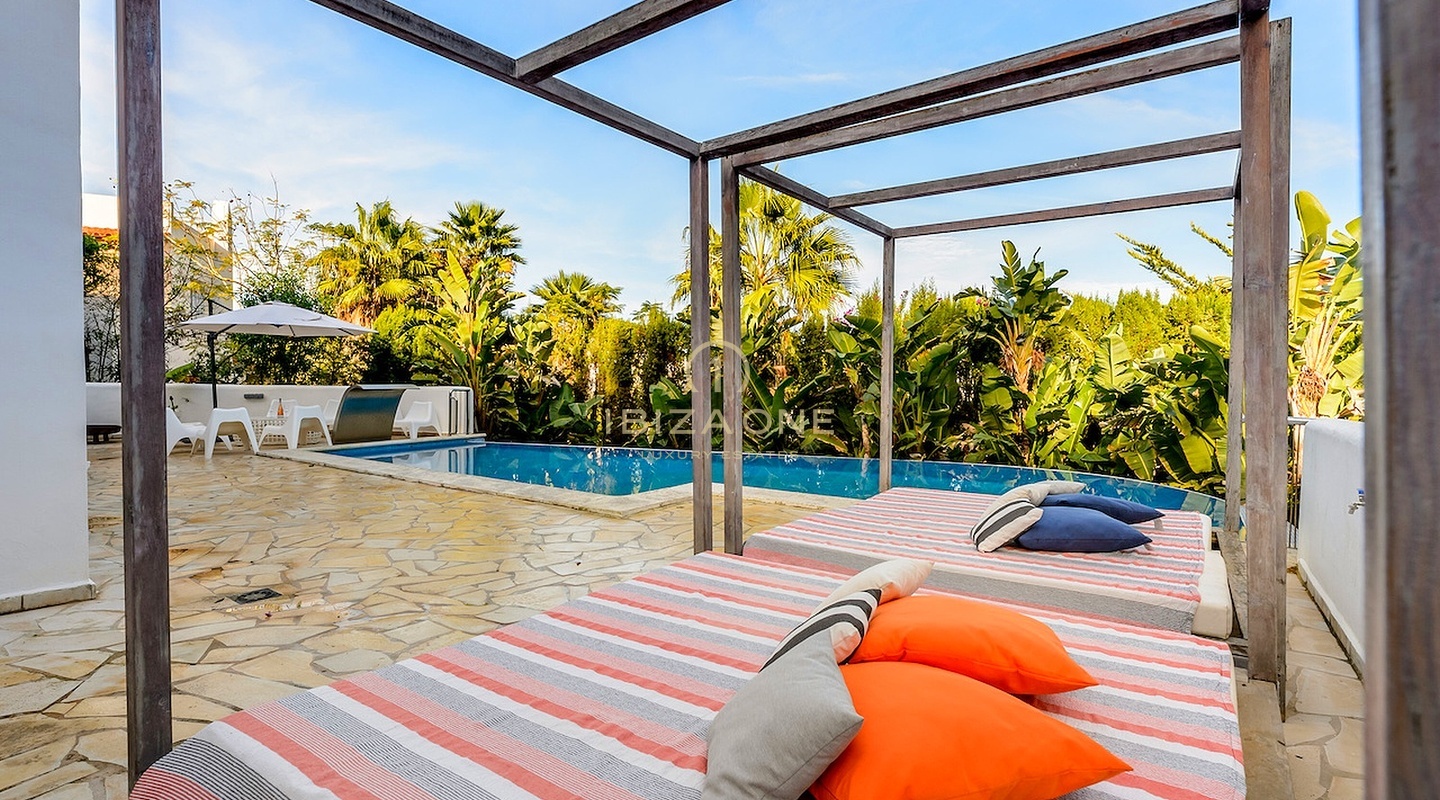 Charmante luxe villa in Santa Eulalia te huur, Ibiza