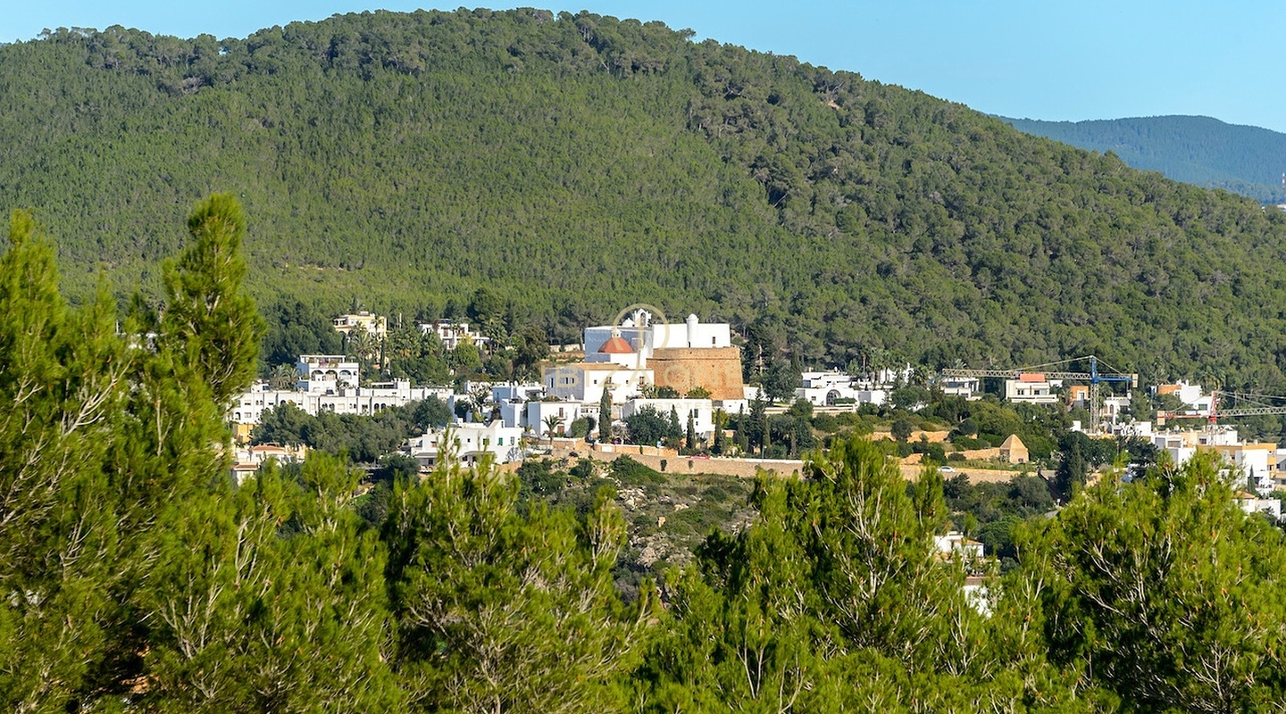 Charmante Luxusvilla in Santa Eulalia zu vermieten, Ibiza