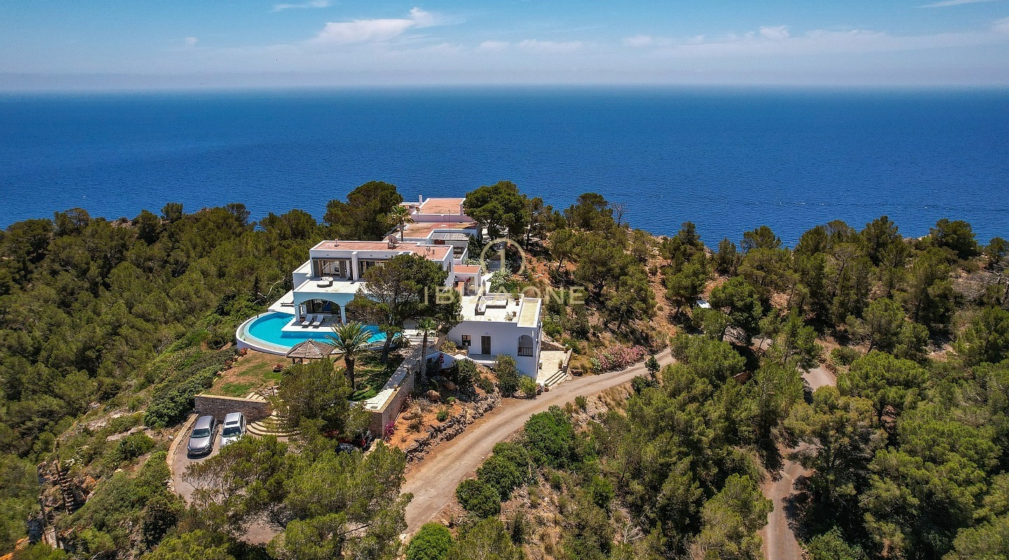 Esclusivo rifugio nella penisola con licenza di affitto turistico: 3 case di lusso con accesso privato al mare in vendita e in affitto, Ibiza
