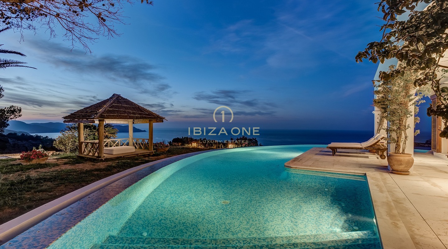 Эксклюзивный курортный комплекс Peninsula Retreat с лицензией на туристическую аренду: 3 роскошных дома с собственным выходом к морю на продажу и в аренду, Ибица