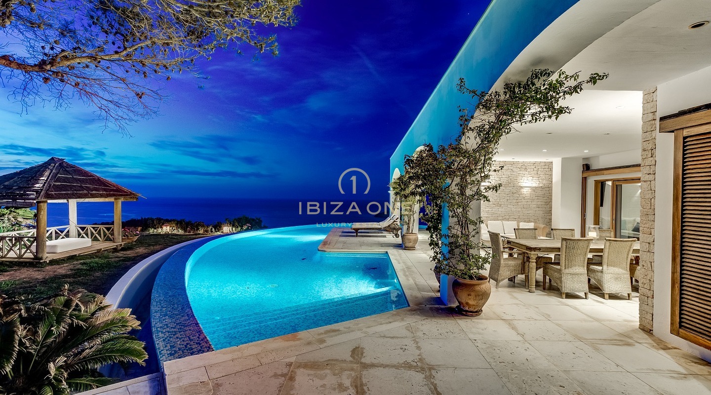 Esclusivo rifugio nella penisola con licenza di affitto turistico: 3 case di lusso con accesso privato al mare in vendita e in affitto, Ibiza