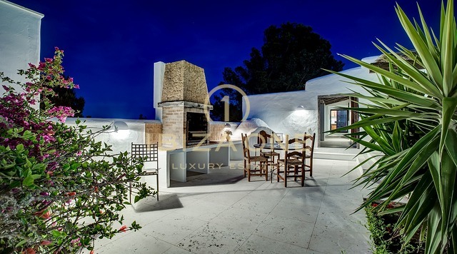 Эксклюзивный курортный комплекс Peninsula Retreat с лицензией на туристическую аренду: 3 роскошных дома с собственным выходом к морю на продажу и в аренду, Ибица