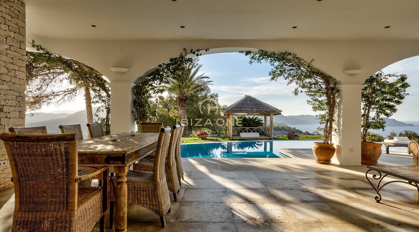 Esclusivo rifugio nella penisola con licenza di affitto turistico: 3 case di lusso con accesso privato al mare in vendita e in affitto, Ibiza