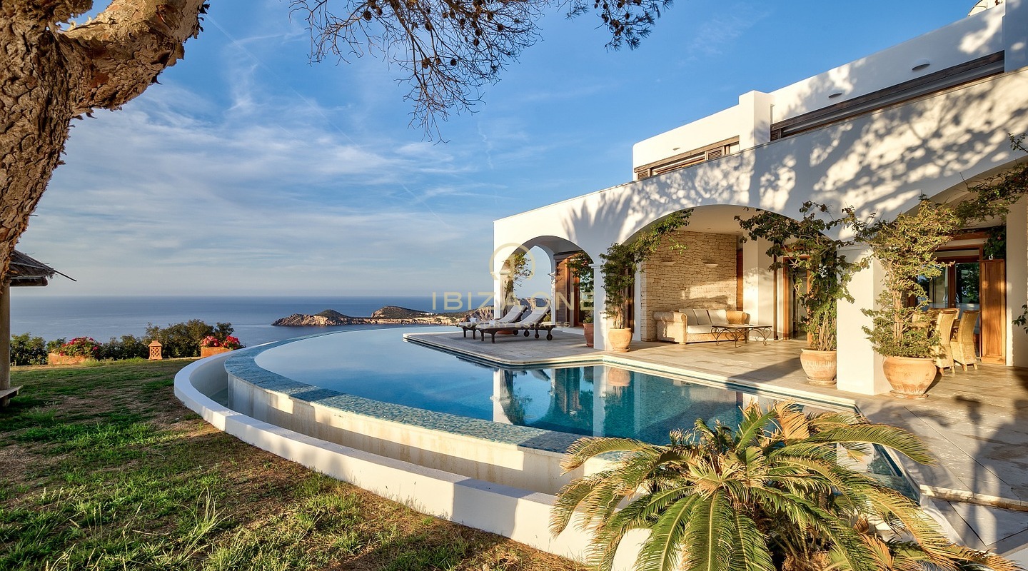 Esclusivo rifugio nella penisola con licenza di affitto turistico: 3 case di lusso con accesso privato al mare in vendita e in affitto, Ibiza