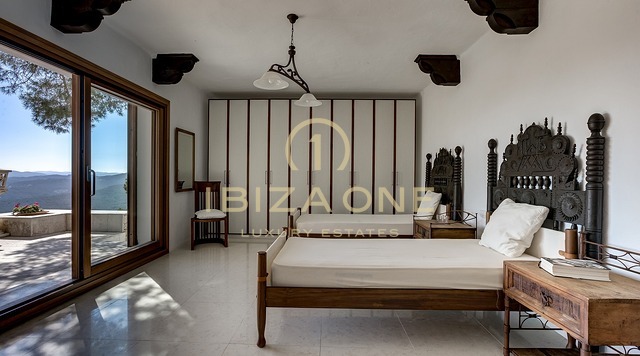 Эксклюзивный курортный комплекс Peninsula Retreat с лицензией на туристическую аренду: 3 роскошных дома с собственным выходом к морю на продажу и в аренду, Ибица