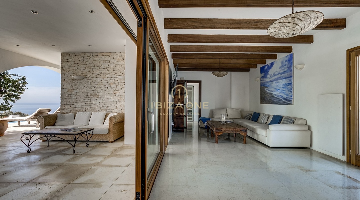 Retraite exclusive sur la péninsule avec licence de location touristique : 3 maisons de luxe avec accès privé à la mer à vendre et à louer, Ibiza