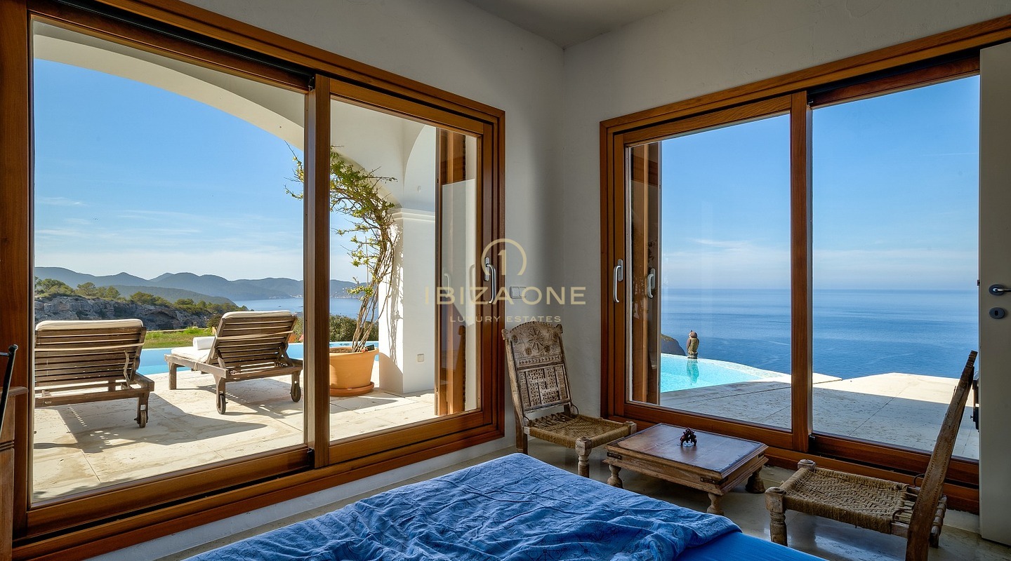 Esclusivo rifugio nella penisola con licenza di affitto turistico: 3 case di lusso con accesso privato al mare in vendita e in affitto, Ibiza