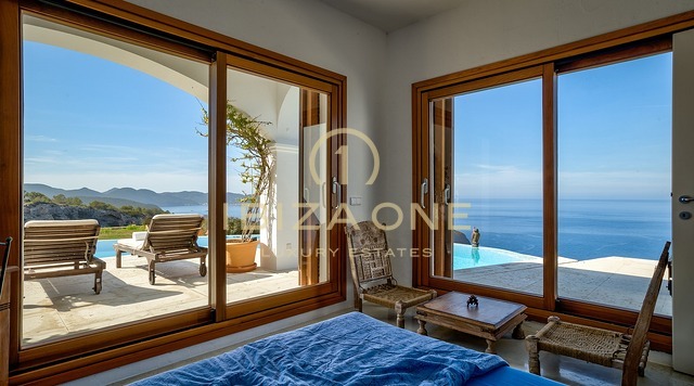 Esclusivo rifugio nella penisola con licenza di affitto turistico: 3 case di lusso con accesso privato al mare in vendita e in affitto, Ibiza