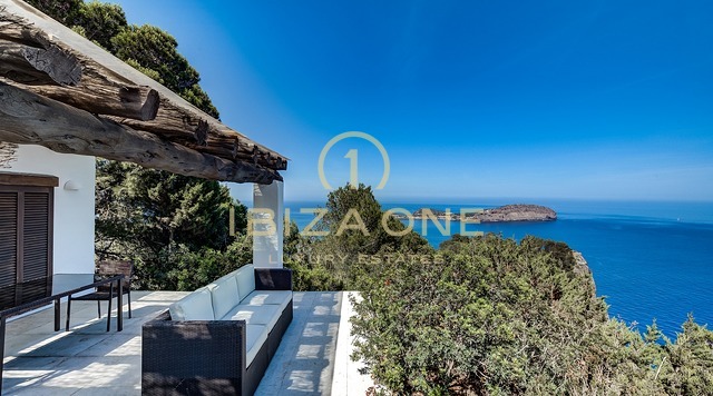 Эксклюзивный курортный комплекс Peninsula Retreat с лицензией на туристическую аренду: 3 роскошных дома с собственным выходом к морю на продажу и в аренду, Ибица