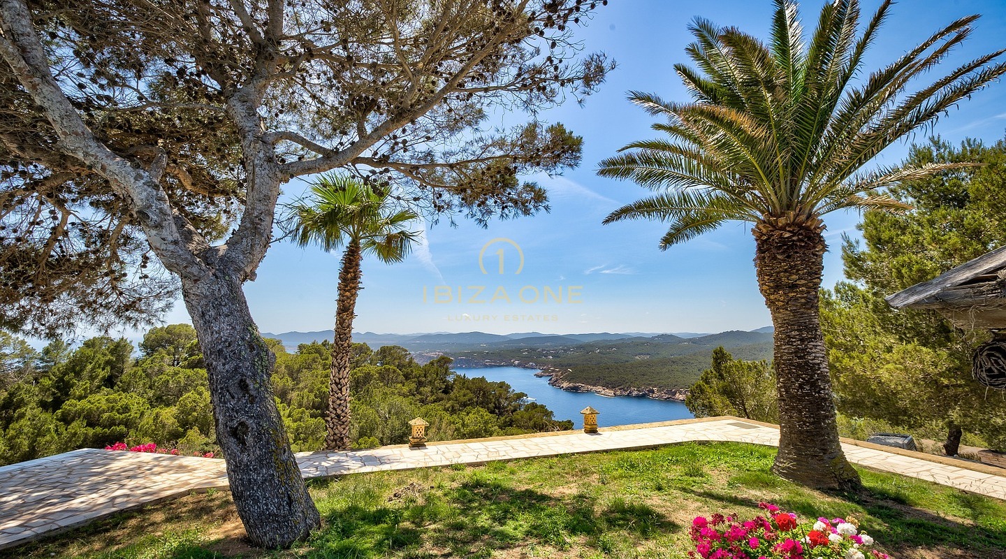 Esclusivo rifugio nella penisola con licenza di affitto turistico: 3 case di lusso con accesso privato al mare in vendita e in affitto, Ibiza