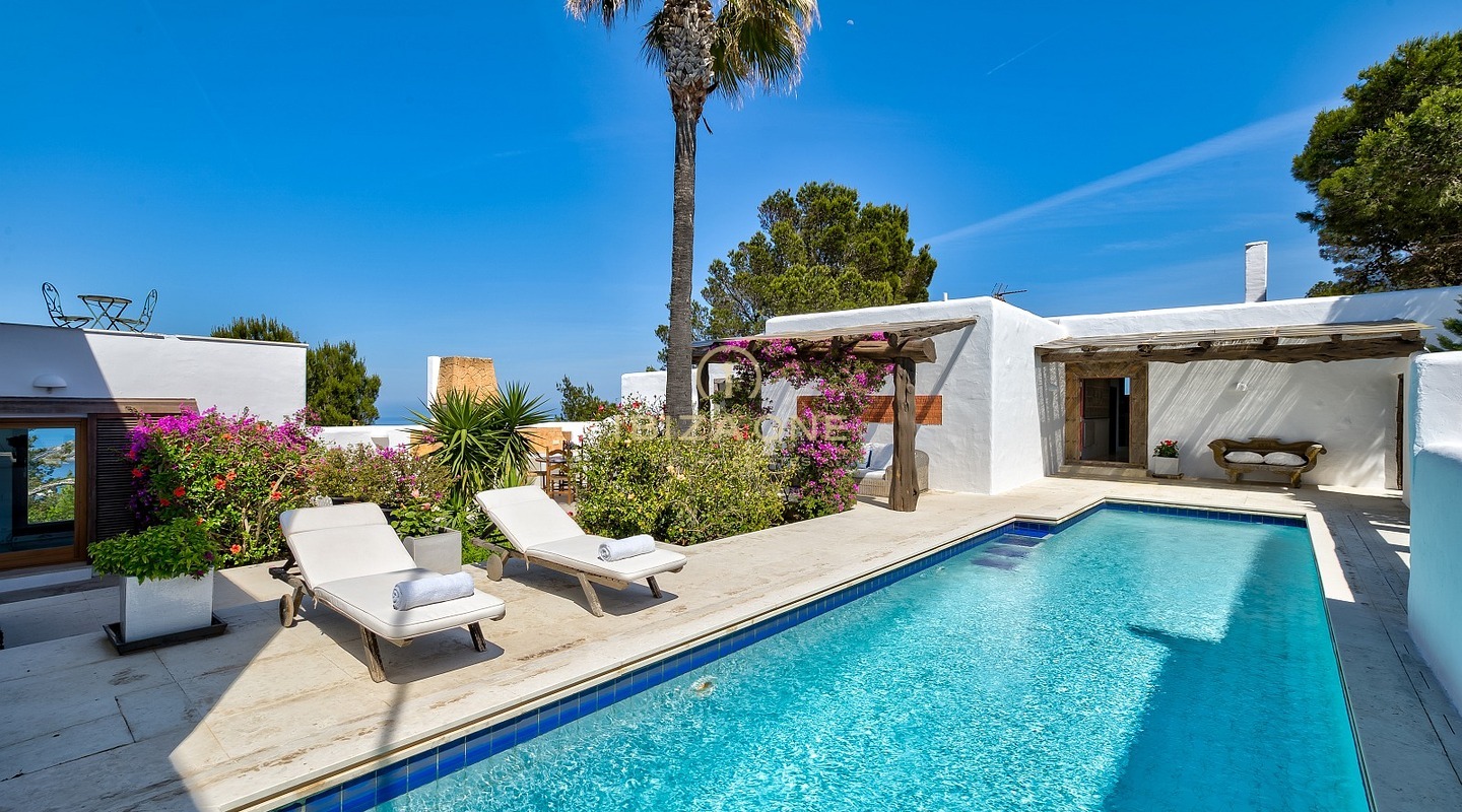 Esclusivo rifugio nella penisola con licenza di affitto turistico: 3 case di lusso con accesso privato al mare in vendita e in affitto, Ibiza