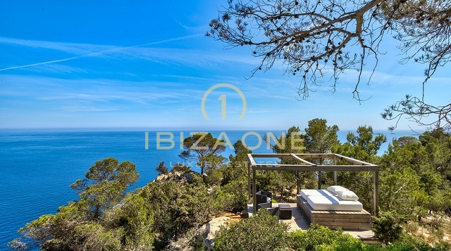 Эксклюзивный курортный комплекс Peninsula Retreat с лицензией на туристическую аренду: 3 роскошных дома с собственным выходом к морю на продажу и в аренду, Ибица