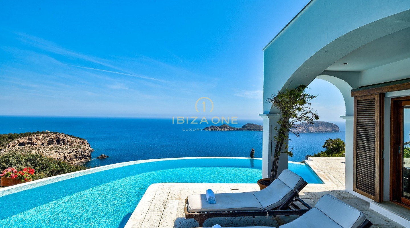 Эксклюзивный курортный комплекс Peninsula Retreat с лицензией на туристическую аренду: 3 роскошных дома с собственным выходом к морю на продажу и в аренду, Ибица