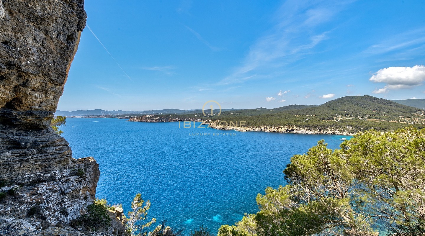 Esclusivo rifugio nella penisola con licenza di affitto turistico: 3 case di lusso con accesso privato al mare in vendita e in affitto, Ibiza