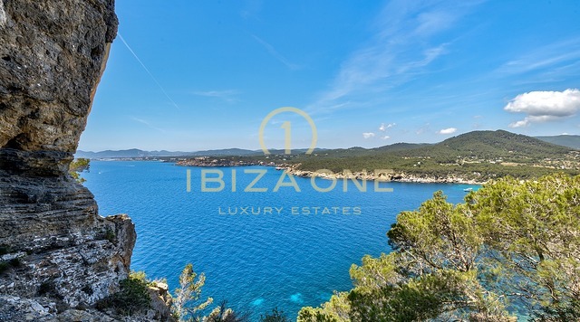 Esclusivo rifugio nella penisola con licenza di affitto turistico: 3 case di lusso con accesso privato al mare in vendita e in affitto, Ibiza