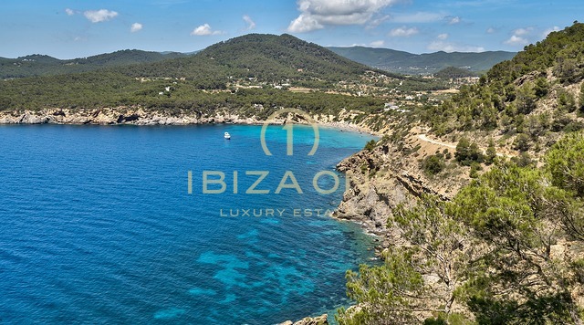 Esclusivo rifugio nella penisola con licenza di affitto turistico: 3 case di lusso con accesso privato al mare in vendita e in affitto, Ibiza