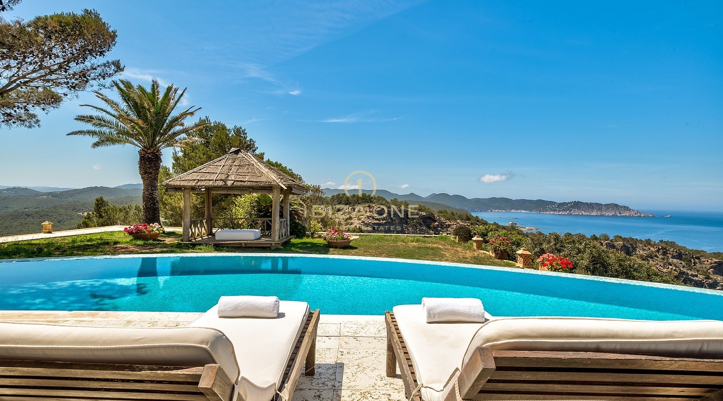 Esclusivo rifugio nella penisola con licenza di affitto turistico: 3 case di lusso con accesso privato al mare in vendita e in affitto, Ibiza