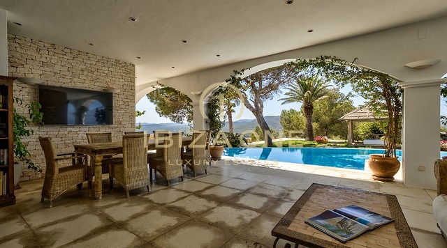 Эксклюзивный курортный комплекс Peninsula Retreat с лицензией на туристическую аренду: 3 роскошных дома с собственным выходом к морю на продажу и в аренду, Ибица