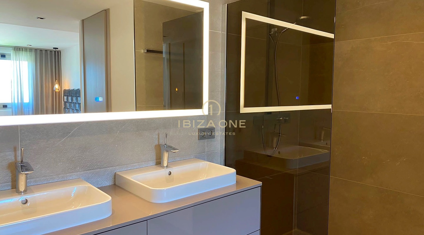 Apartamento moderno y elegante en el Paseo Marítimo con vistas a D'alt Vila