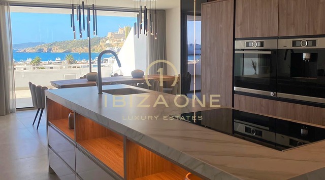 Top appartement moderne et élégant sur le Paseo Maritimo avec vue sur D'alt Vila