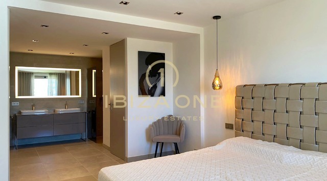 Apartamento moderno y elegante en el Paseo Marítimo con vistas a D'alt Vila