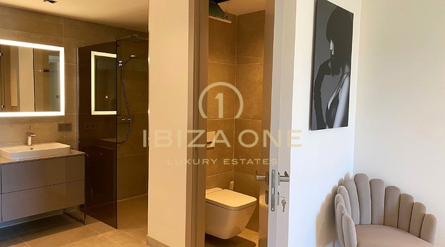 Top modern en elegant appartement op Paseo Maritimo met uitzicht op D'alt Vila