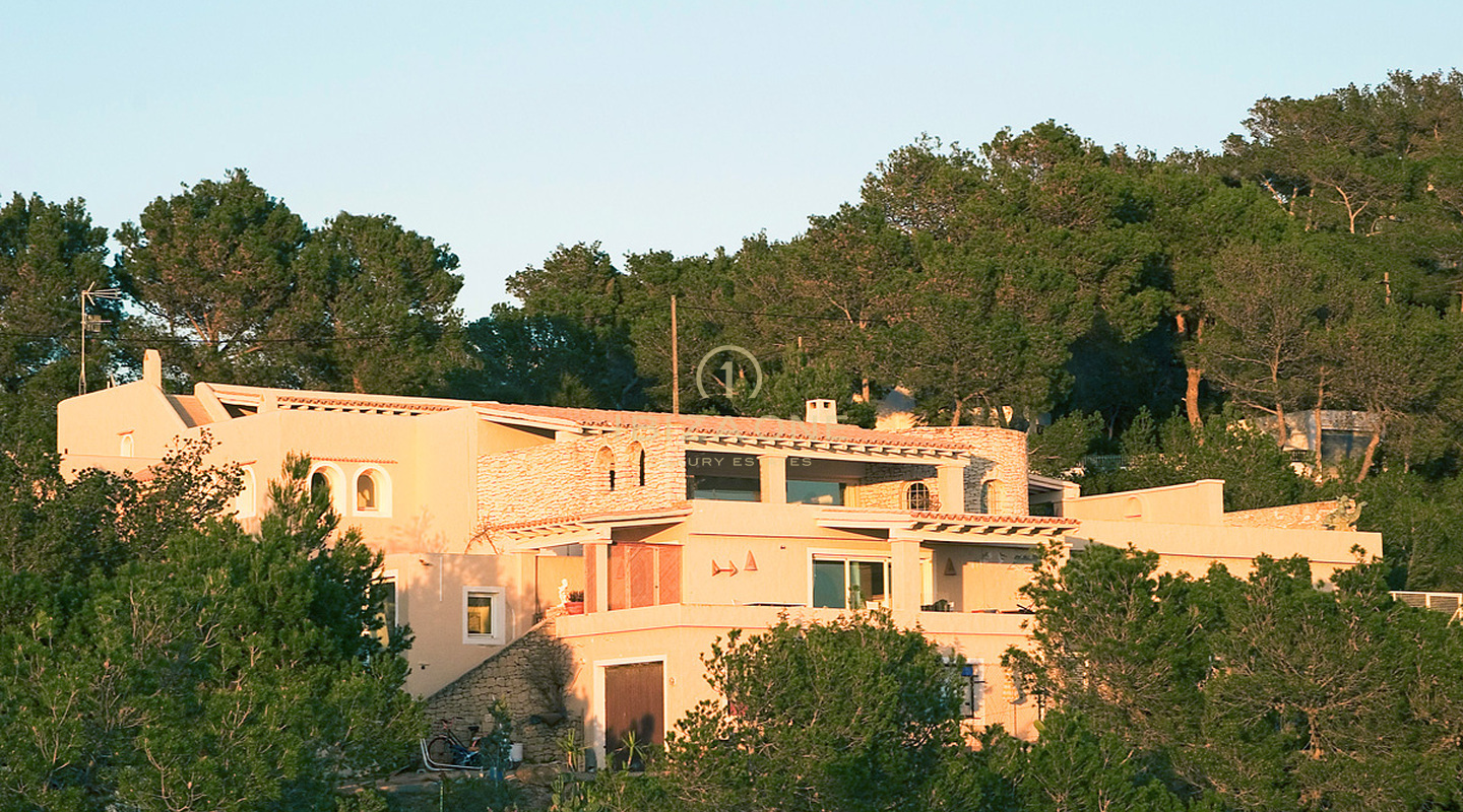 Quiet located luxury villa with amazin sea view