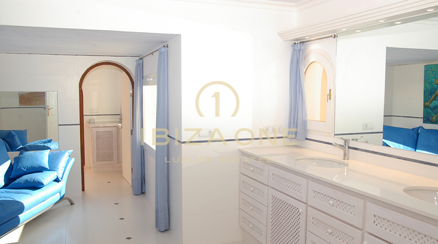 Ruhig gelegene Luxusvilla mit herrlichem Meerblick