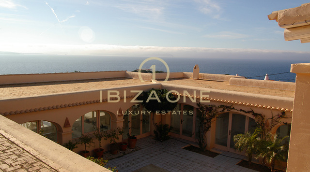 Villa de lujo en una zona tranquila con impresionantes vistas al mar