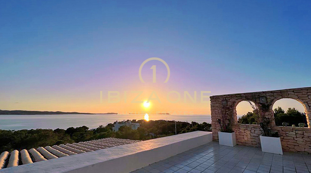 Villa de lujo en una zona tranquila con impresionantes vistas al mar